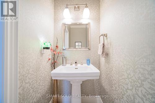 33 Earnshaw Drive, Markham, ON - Indoor Photo Showing Bathroom