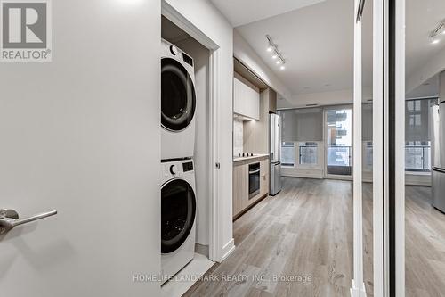 2912 - 395 Square One Drive, Mississauga, ON - Indoor Photo Showing Laundry Room