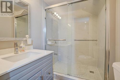 5633 Haddon Hall Road, Mississauga, ON - Indoor Photo Showing Bathroom