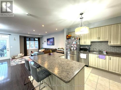 26 Larson Peak Road, Caledon, ON - Indoor Photo Showing Kitchen With Upgraded Kitchen