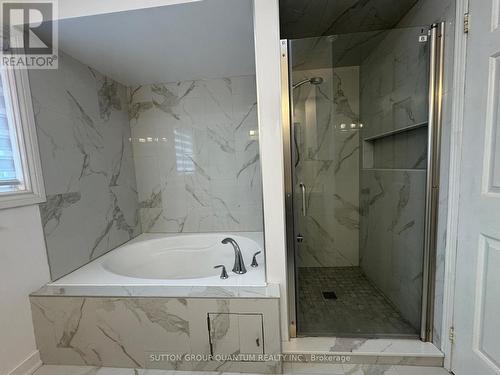 1516 Stoneybrook Trail, Oakville, ON - Indoor Photo Showing Bathroom