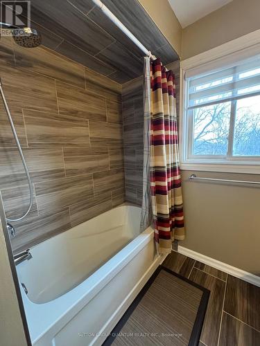 1516 Stoneybrook Trail, Oakville, ON - Indoor Photo Showing Bathroom