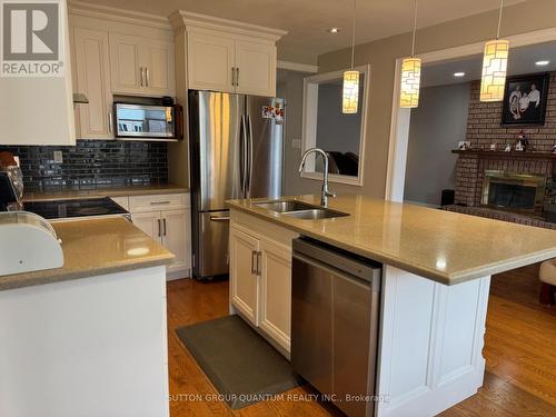 1516 Stoneybrook Trail, Oakville, ON - Indoor Photo Showing Kitchen With Double Sink