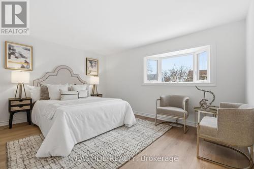 2909 Salerno Crescent, Mississauga, ON - Indoor Photo Showing Bedroom