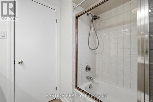 2909 Salerno Crescent, Mississauga, ON - Indoor Photo Showing Bathroom