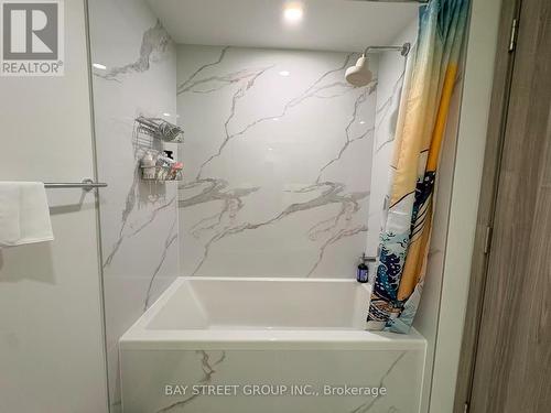 2608 - 3 Concord Cityplace Way, Toronto, ON - Indoor