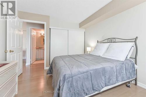 721 - 51 Baffin Court, Richmond Hill, ON - Indoor Photo Showing Bedroom