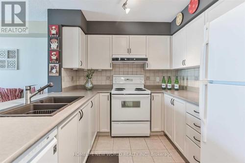 721 - 51 Baffin Court, Richmond Hill, ON - Indoor Photo Showing Kitchen With Double Sink