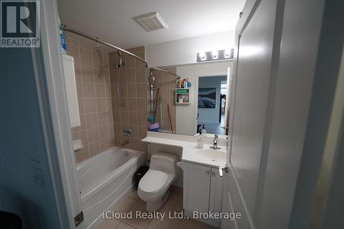 403 - 80 Absolute Avenue, Mississauga, ON - Indoor Photo Showing Bathroom