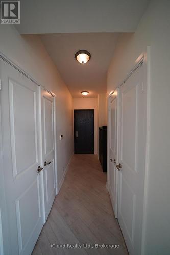 403 - 80 Absolute Avenue, Mississauga, ON - Indoor Photo Showing Other Room