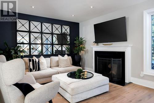 1483 The Links Drive, Oakville, ON - Indoor Photo Showing Living Room With Fireplace