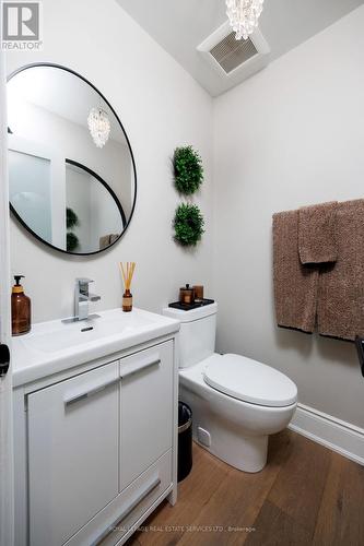 1483 The Links Drive, Oakville, ON - Indoor Photo Showing Bathroom