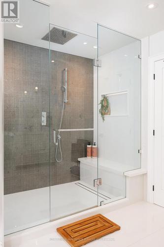 1483 The Links Drive, Oakville, ON - Indoor Photo Showing Bathroom