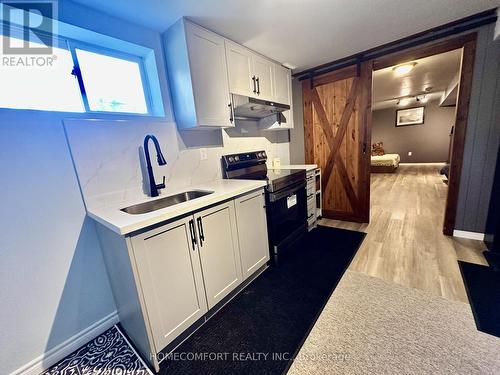 52 Meadow Park Drive, Huntsville, ON - Indoor Photo Showing Kitchen