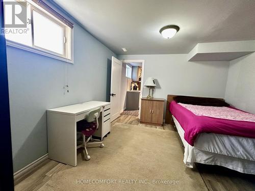 52 Meadow Park Drive, Huntsville, ON - Indoor Photo Showing Bedroom