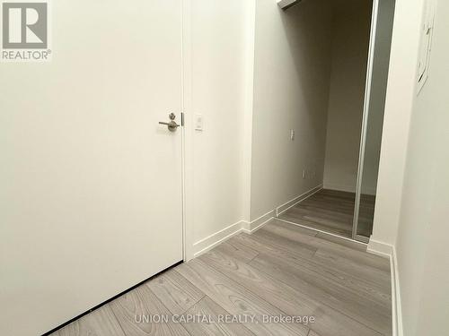 402 - 120 Broadway Avenue, Toronto, ON - Indoor Photo Showing Other Room
