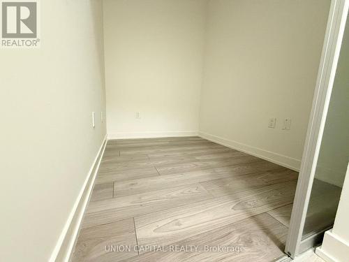 402 - 120 Broadway Avenue, Toronto, ON - Indoor Photo Showing Other Room