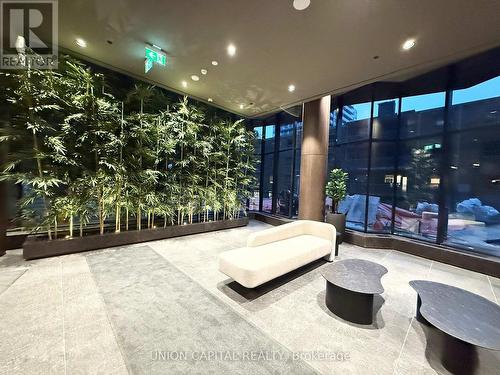 402 - 120 Broadway Avenue, Toronto, ON - Indoor Photo Showing Other Room