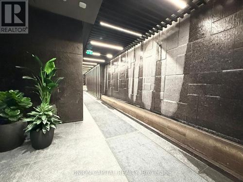 402 - 120 Broadway Avenue, Toronto, ON - Indoor Photo Showing Other Room