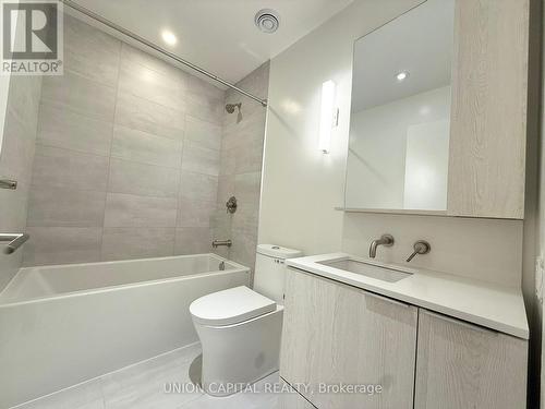 412 - 120 Broadway Avenue, Toronto, ON - Indoor Photo Showing Bathroom
