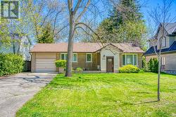 425 MAPLE GROVE DRIVE  Oakville, ON L6J 4V8