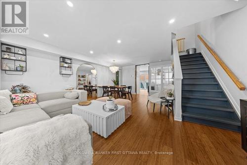 31 Glenhaven Pvt, Ottawa, ON - Indoor Photo Showing Living Room