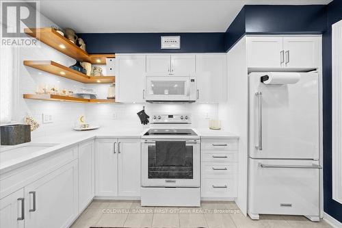 31 Glenhaven Pvt, Ottawa, ON - Indoor Photo Showing Kitchen