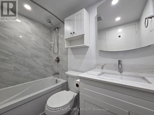 314 - 30 Sunrise Avenue, Toronto, ON - Indoor Photo Showing Bathroom
