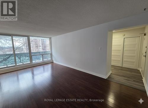 314 - 30 Sunrise Avenue, Toronto, ON - Indoor Photo Showing Other Room