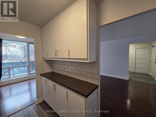 314 - 30 Sunrise Avenue, Toronto, ON - Indoor Photo Showing Kitchen