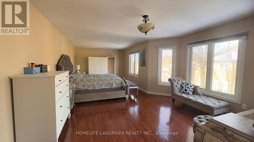 136 Worth Boulevard, Vaughan, ON - Indoor Photo Showing Bedroom