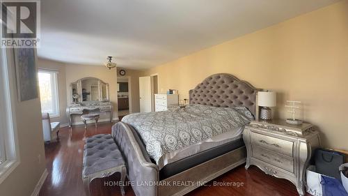 136 Worth Boulevard, Vaughan, ON - Indoor Photo Showing Bedroom