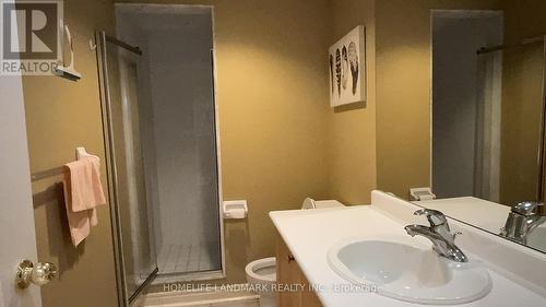136 Worth Boulevard, Vaughan, ON - Indoor Photo Showing Bathroom