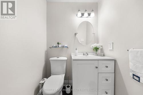 333 Rannie Road, Newmarket, ON - Indoor Photo Showing Bathroom