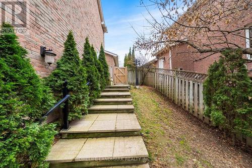 333 Rannie Road, Newmarket, ON - Outdoor