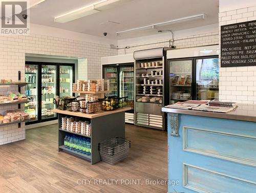 525 - 398 Avenue Road, Toronto, ON - Indoor