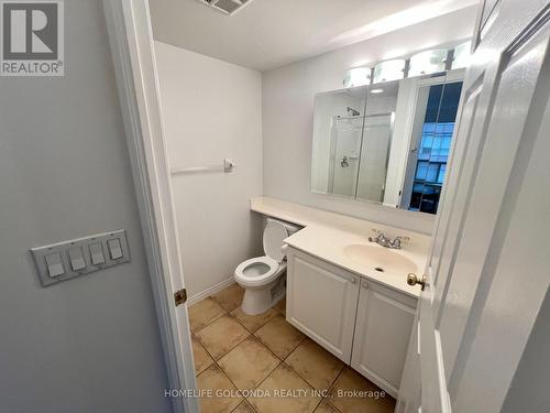 1701 - 909 Bay Street, Toronto, ON - Indoor Photo Showing Bathroom