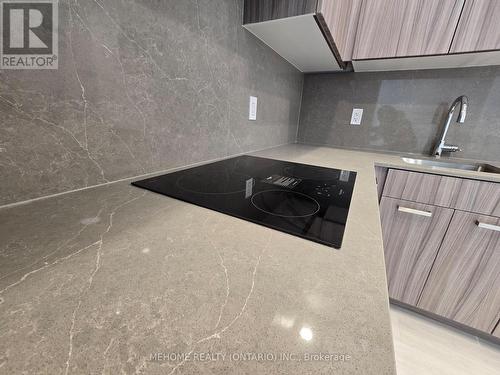 132 - 69 Curlew Drive, Toronto, ON - Indoor Photo Showing Kitchen