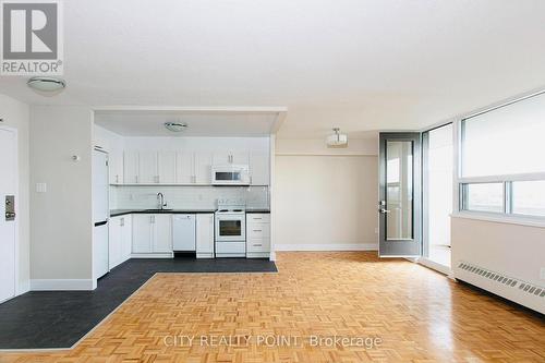 1008 - 1500 Bathurst Street, Toronto, ON - Indoor Photo Showing Kitchen