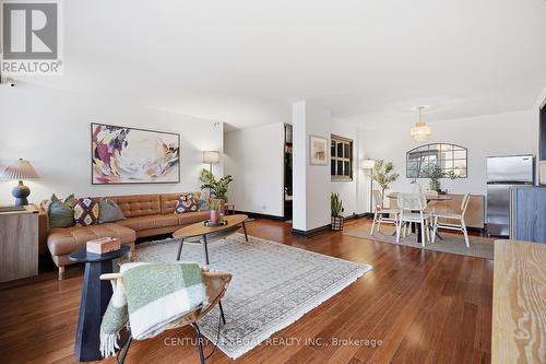 219 - 50 Mississauga Valley Boulevard, Mississauga, ON - Indoor Photo Showing Living Room