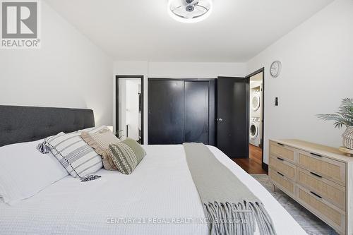 219 - 50 Mississauga Valley Boulevard, Mississauga, ON - Indoor Photo Showing Bedroom