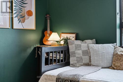 219 - 50 Mississauga Valley Boulevard, Mississauga, ON - Indoor Photo Showing Bedroom