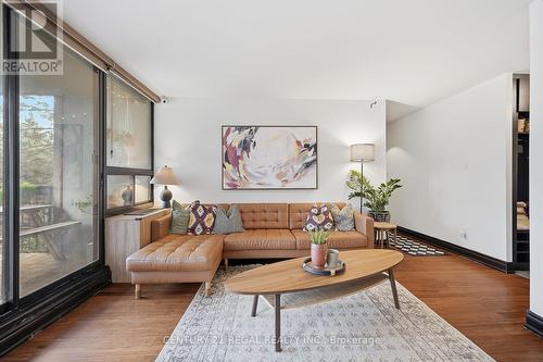 219 - 50 Mississauga Valley Boulevard, Mississauga, ON - Indoor Photo Showing Living Room