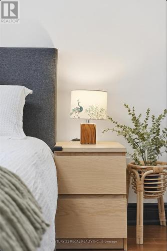 219 - 50 Mississauga Valley Boulevard, Mississauga, ON - Indoor Photo Showing Bedroom