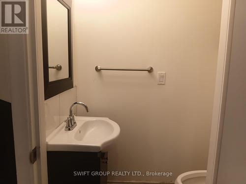 Upper - 8 Heatherglen Road, Toronto, ON - Indoor Photo Showing Bathroom