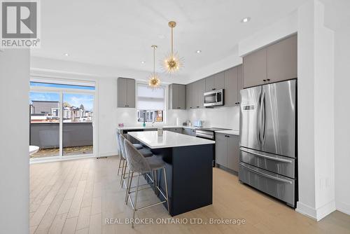 1308 Gull Crossing, Pickering, ON - Indoor Photo Showing Kitchen With Upgraded Kitchen