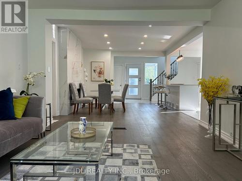 18 Cadillac Ave Avenue, Toronto, ON - Indoor Photo Showing Living Room