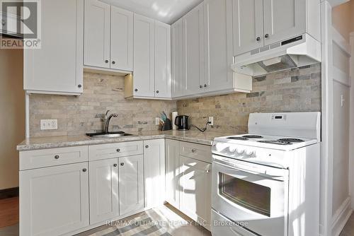 2 - 67 Moore Avenue, Kitchener, ON - Indoor Photo Showing Kitchen