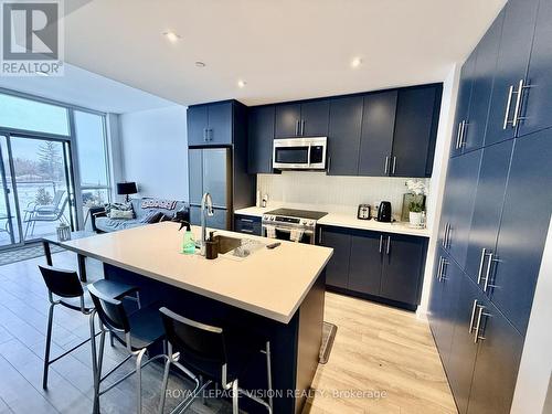 407 - 375 Sea Ray Avenue, Innisfil, ON - Indoor Photo Showing Kitchen With Double Sink With Upgraded Kitchen