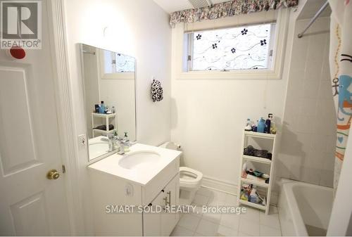 Lower - 248 Princess Avenue, Toronto, ON - Indoor Photo Showing Bathroom